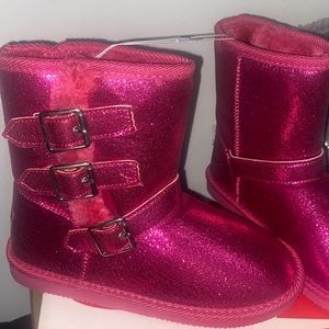 Girls pink Sparkling boots with the buckles